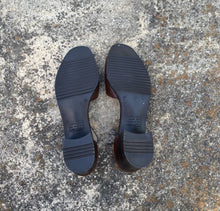 Load image into Gallery viewer, 1990’s brown heeled mary jane sandals