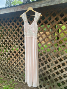 1970’s dainty nightgown