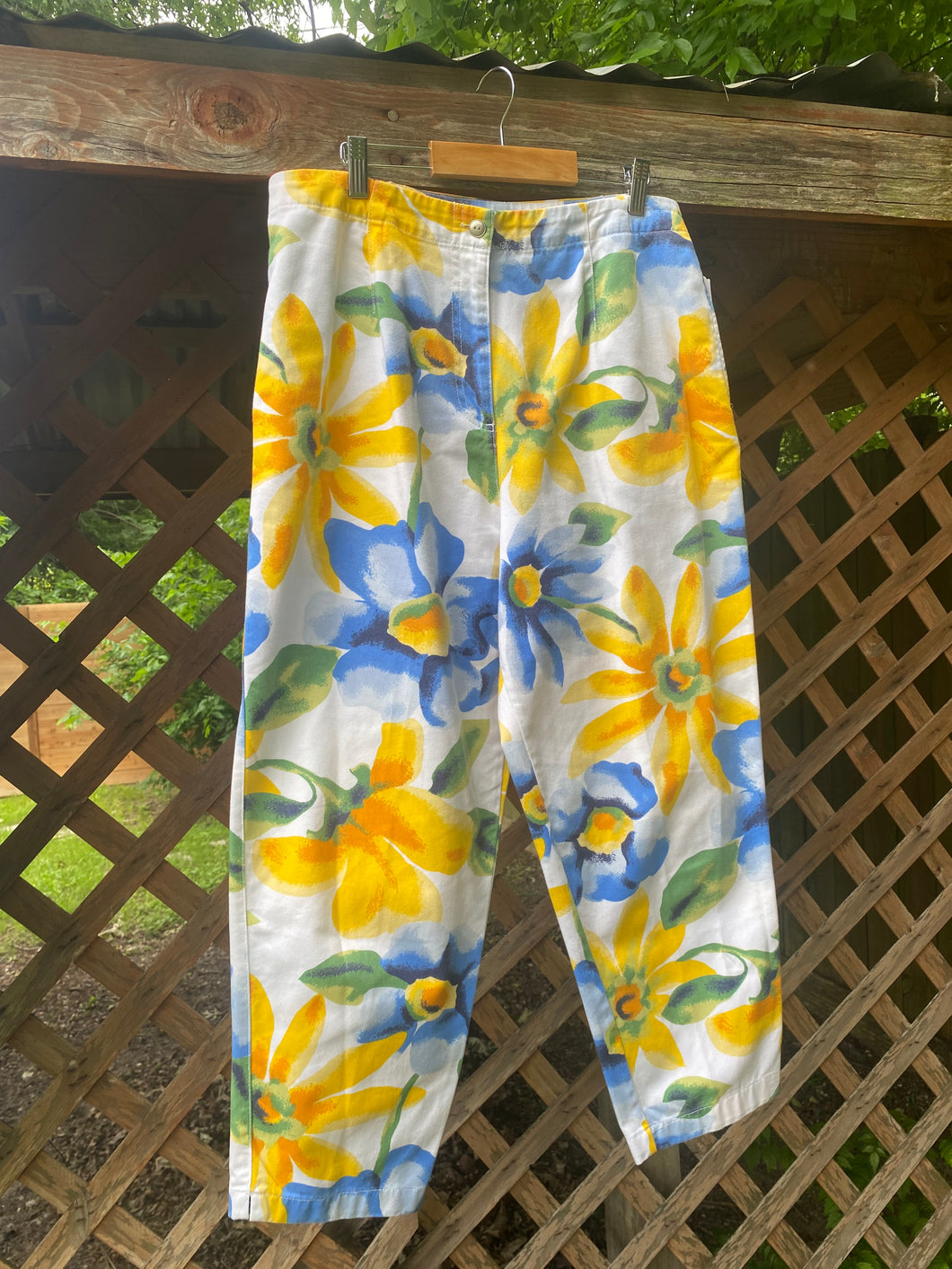 Y2K floral capri pants