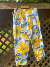 Load image into Gallery viewer, Y2K floral capri pants
