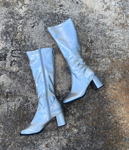 Y2K silver gogo boots