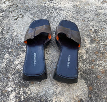 Load image into Gallery viewer, 1990’s chocolate chunky slip on sandals
