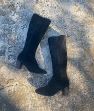 Load image into Gallery viewer, 1970’s suede knee high heeled boots
