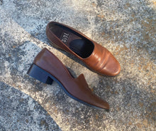 Load image into Gallery viewer, 1990’s cognac leather loafers
