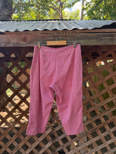 Load image into Gallery viewer, 1990’s gingham pedal pushers
